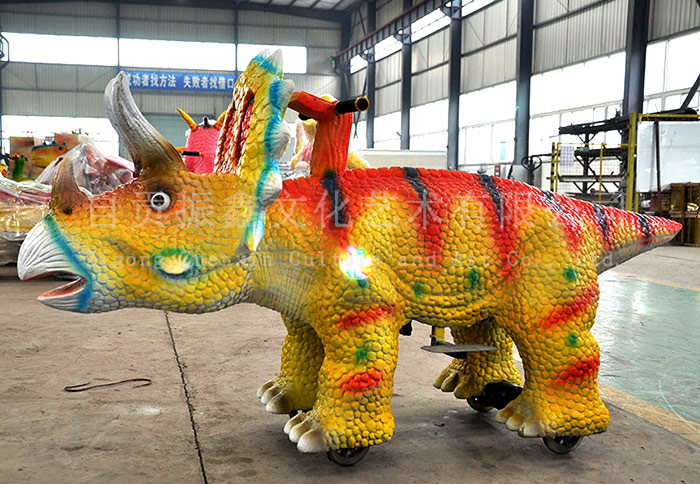 恐龙玩具车、互动游乐恐龙模型