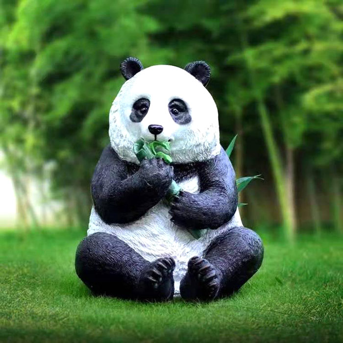 场景打造-吃竹子的大熊猫
