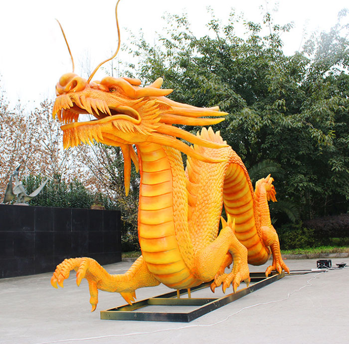 结合中国元素的怪兽模型作为装饰摆件有何寓意